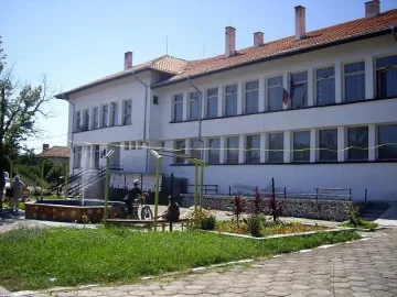 Правят паметник на Методи Андонов в родното му село