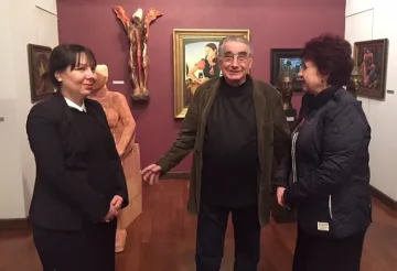 С. Русев показва изложби от частната си колекция