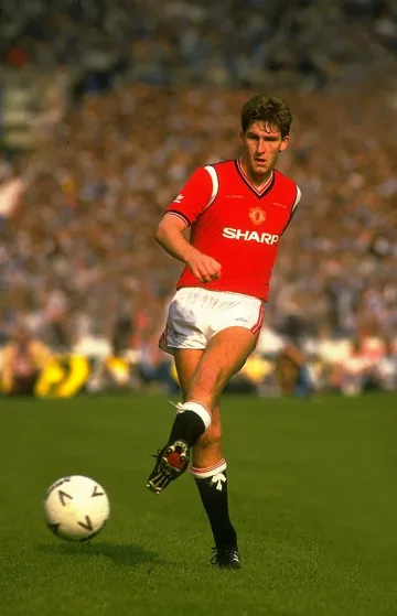 Посрещат легенда на "Юнайтед" с българска трапеза 