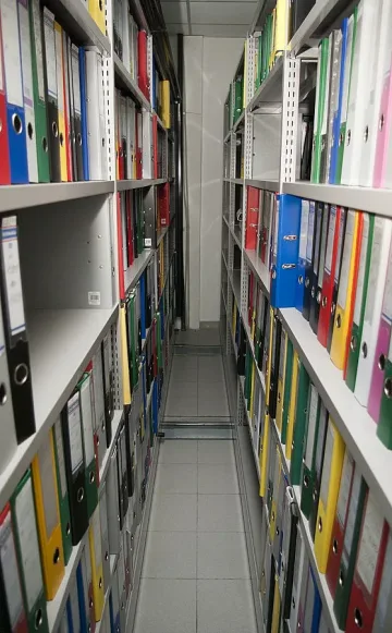 Служител получава заплата, без да е работил 6 години