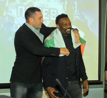 Кобрата посрещна Чисора с трибагреник