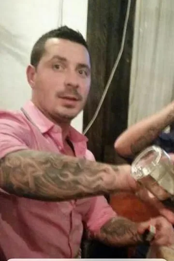 Бандата на Мики Маус  правела по 7 удара за ден