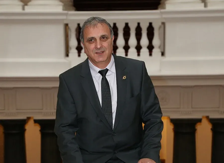 Петров: Гонките само на определени места