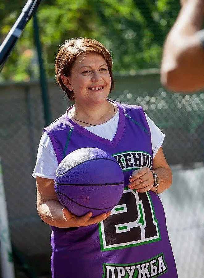 Червената хала се понесе към "Дондуков" 2