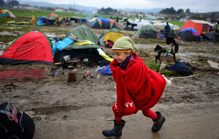 Македония върна мигранти с камиони