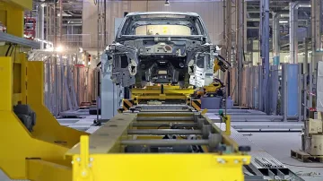 Изнасяме автомобили и части за 1,26 млрд.