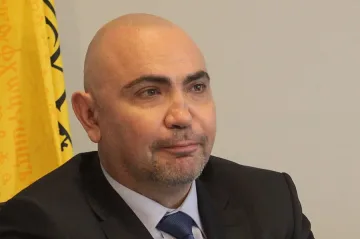 В МВР полицаят трябва да победи чиновника