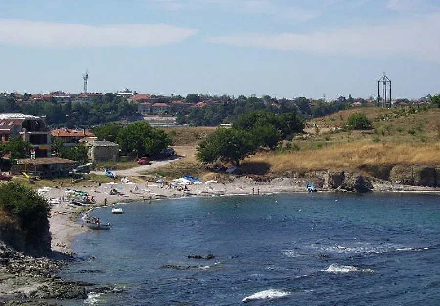 Забраната за палатки пада (ОБЗОР)