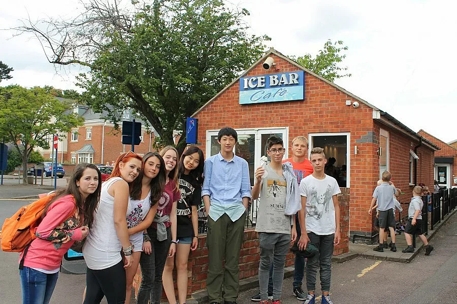 Британско школо търси наследник на Бербатов