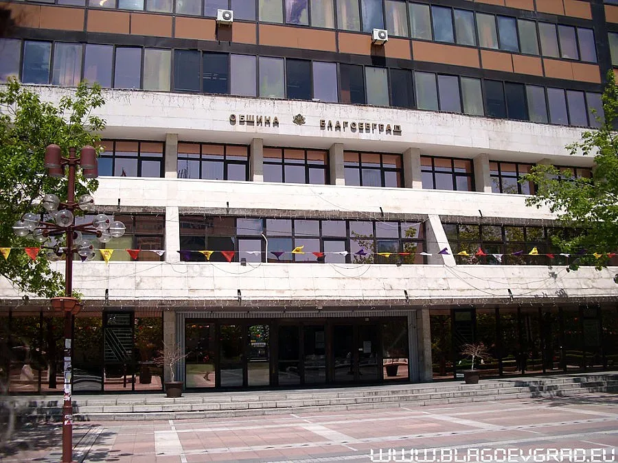 Търсят медицински сестри за три забавачки