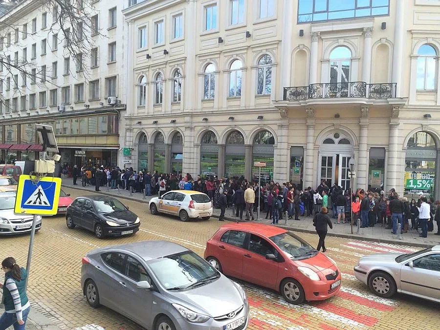 Отново фурор за Емил Конрад