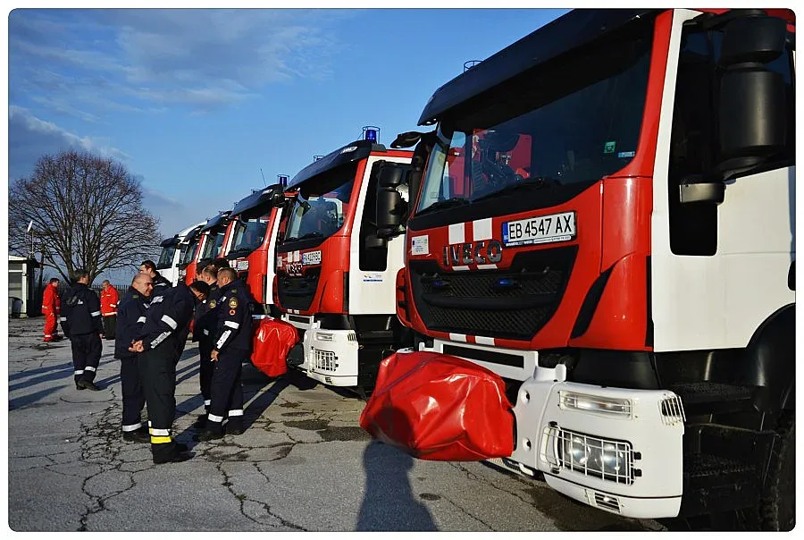 7 камиона с помощ заминаха за бежанците