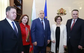 Армията се включва при масирана бежанска вълна