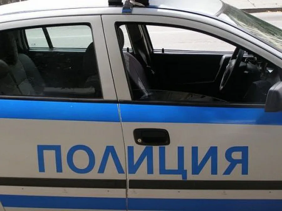 Задържаха мъжа, нарязал гумите на над 40 коли