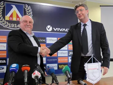 "Левски" разбива с двама бетона на Наджи