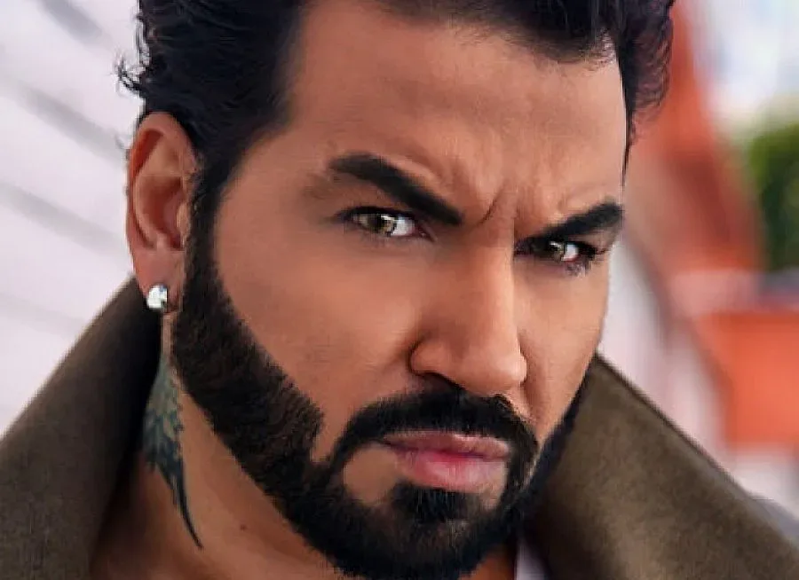 "Ню Йорк Таймс" нареди Азис до Риана 