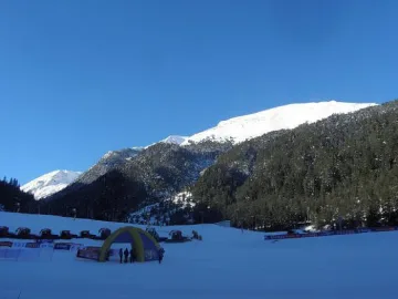 Дипломати с шоу върху ски в Пирин планина