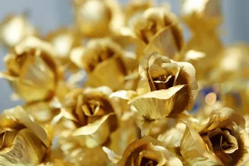 Продаваме старите си златни бижута