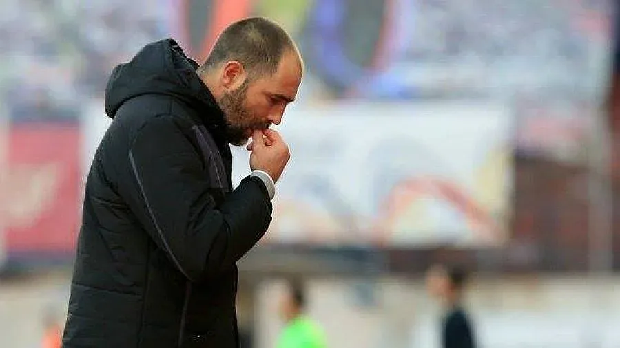 Официално: Шефовете на Бербатов уволниха Тудор