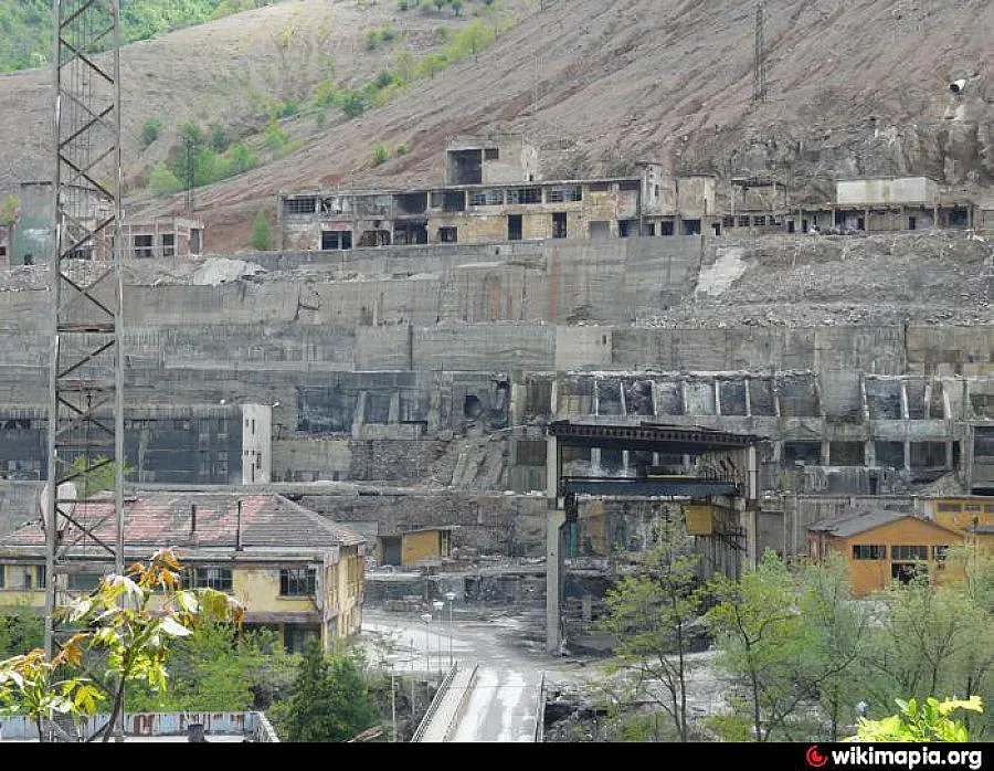 Банда разграбила запустелия завод „Елисейна“