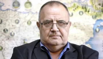 Проф. Божидар Димитров с писмо до Меркел