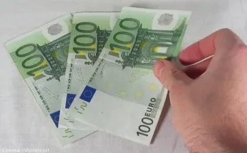Жена призна вина за фалшиво евро