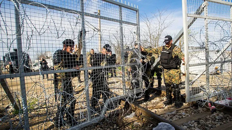 И Македония затвори границите си