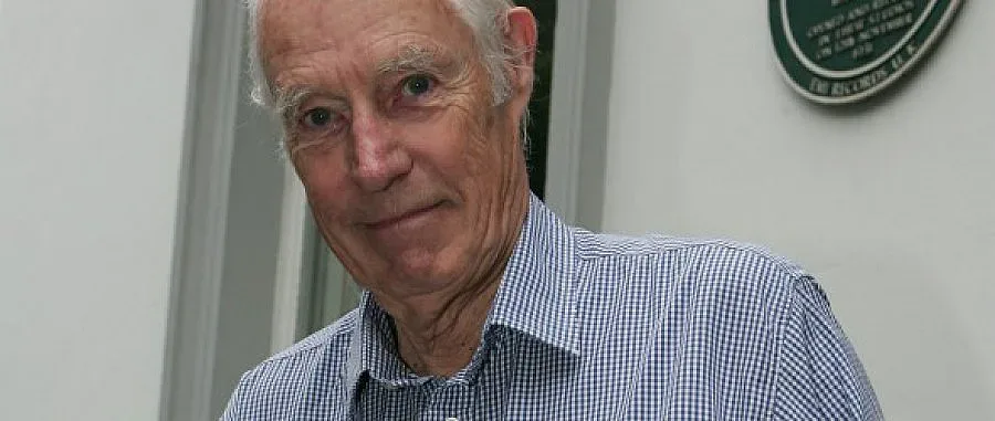 Почина мениджърът на "Бийтълс"