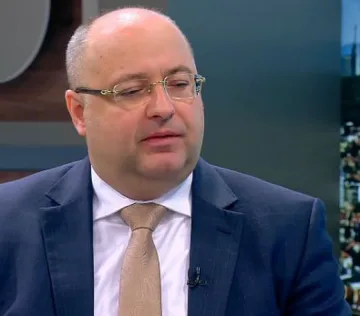 Казак: Малките партньори на ГЕРБ рекетират управлението