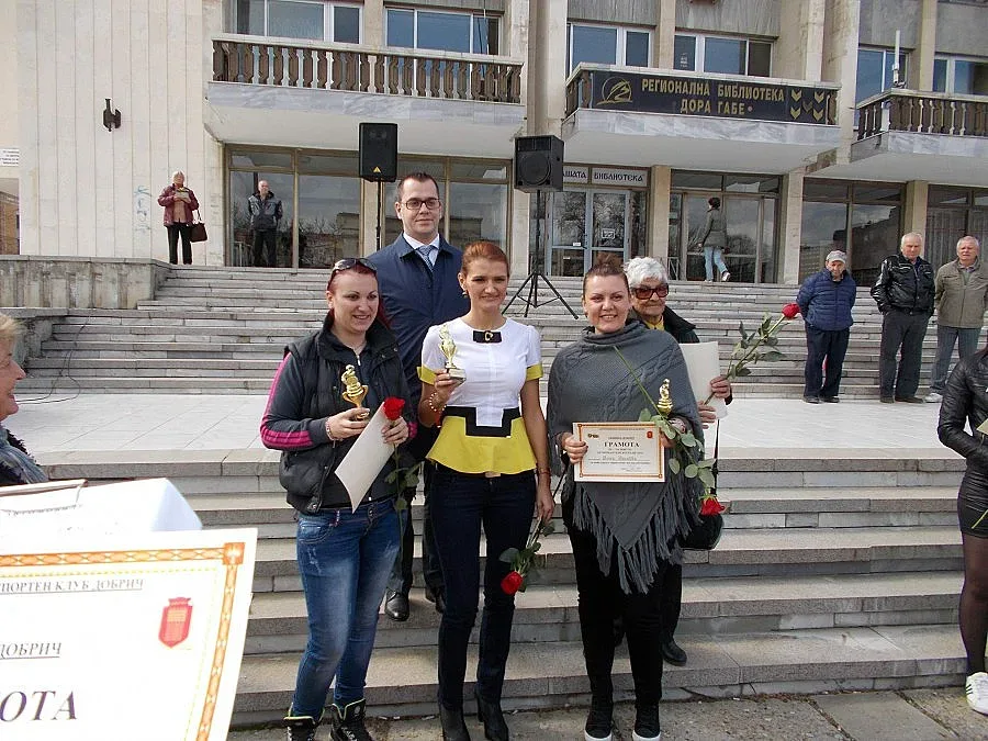 87-годишна се състезава в рали