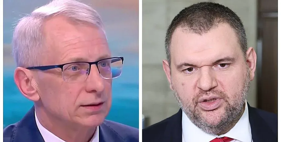 Изловиха Денков как говори с Пеевски. Снимка стана хит