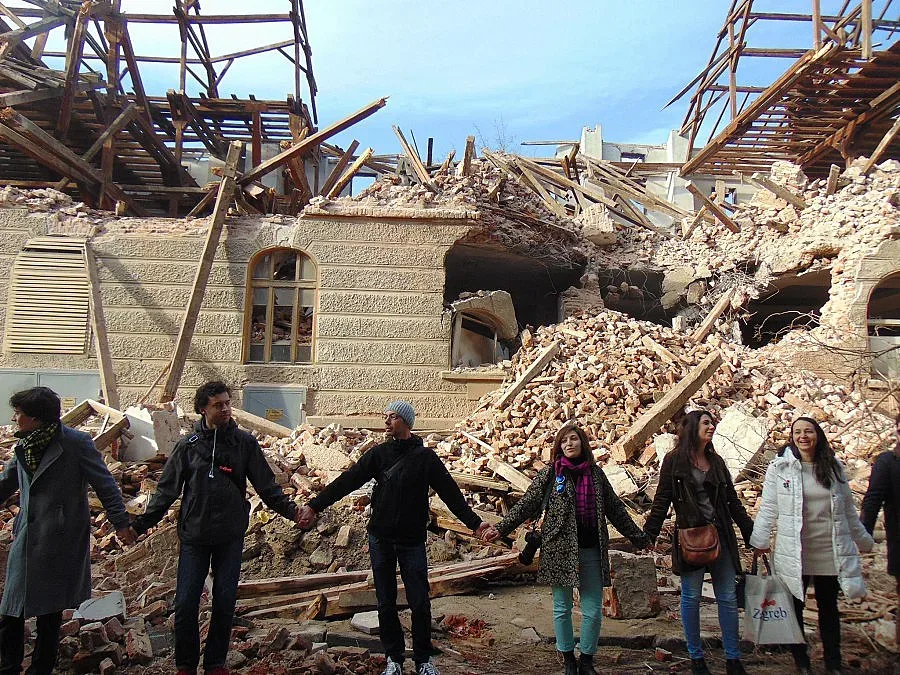 Спират събарянето на тютюневия склад в Пловдив