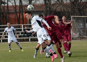 Петев призова младоци от "Славия" и "Пирин"