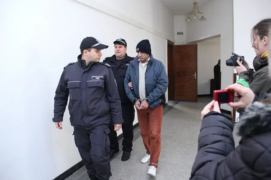 Дело за отцеубийство влиза повторно в съда