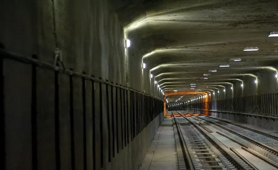 Мъж скочи пред влака на метростанция "Бели Дунав"