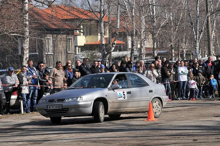 Жени въртят волани за 8 март в Монтана