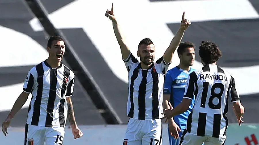 Илиев спря "Левски"