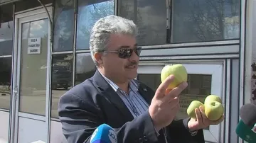 Проверяват камиони със зарзават на Кулата