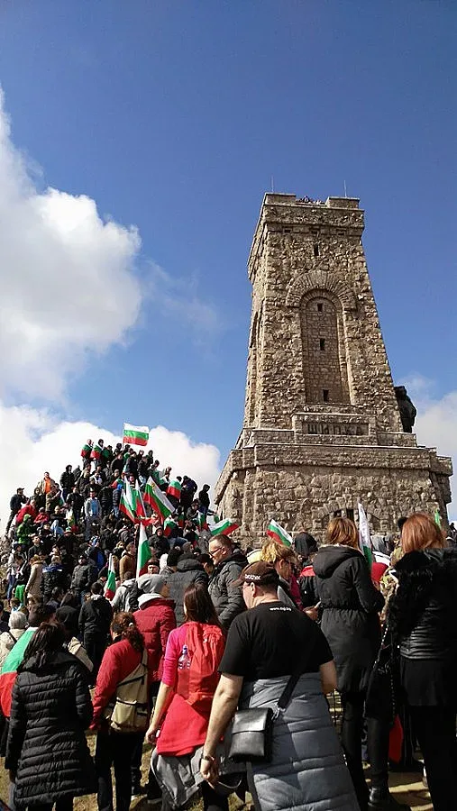 50 000 изкачиха Шипка (ОБЗОР)