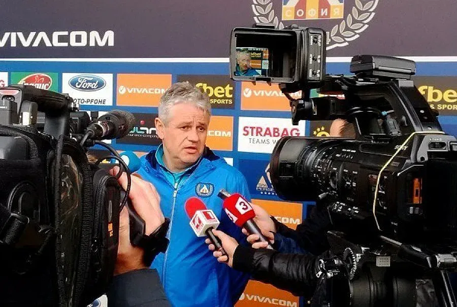 Близо един час конско за "Левски"