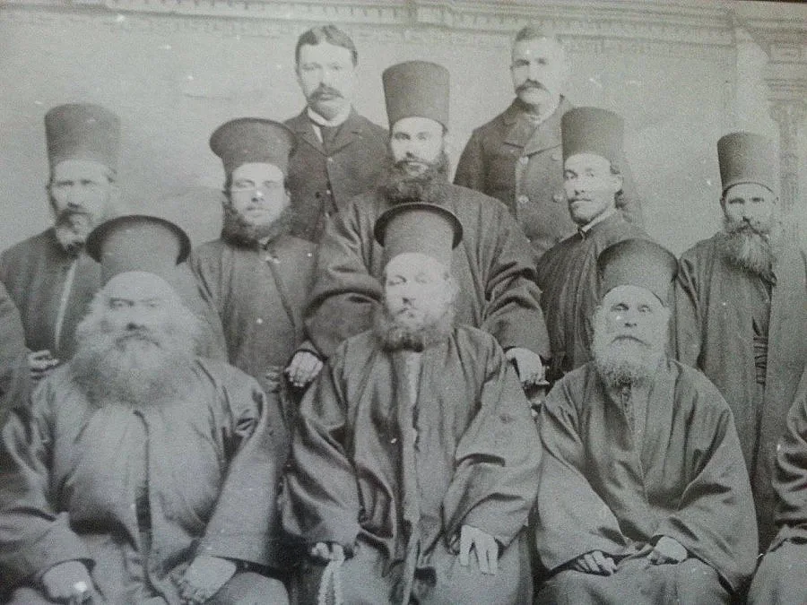 Свободата в Трън идва година по-късно