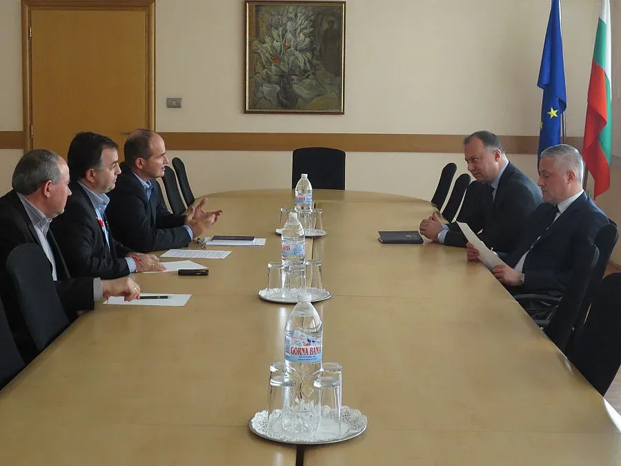 Работниците във ВМЗ- Сопот ще получат Великденски премии