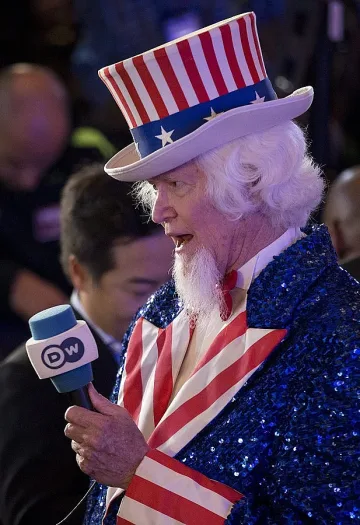 Очаквани победи за Клинтън и Тръмп (ОБЗОР)