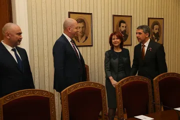 БДЦ предложи гвардейци пред паметника Левски