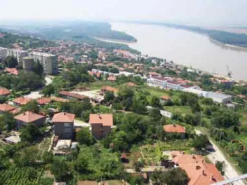 Румънци дариха средства за нов параклис в Тутракан