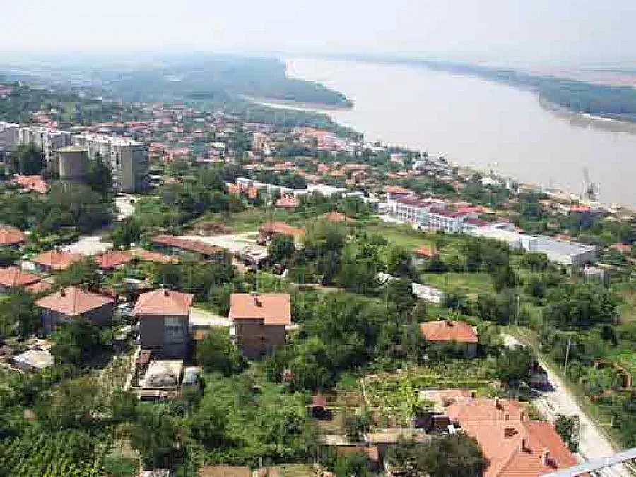 Румънци дариха средства за нов параклис в Тутракан