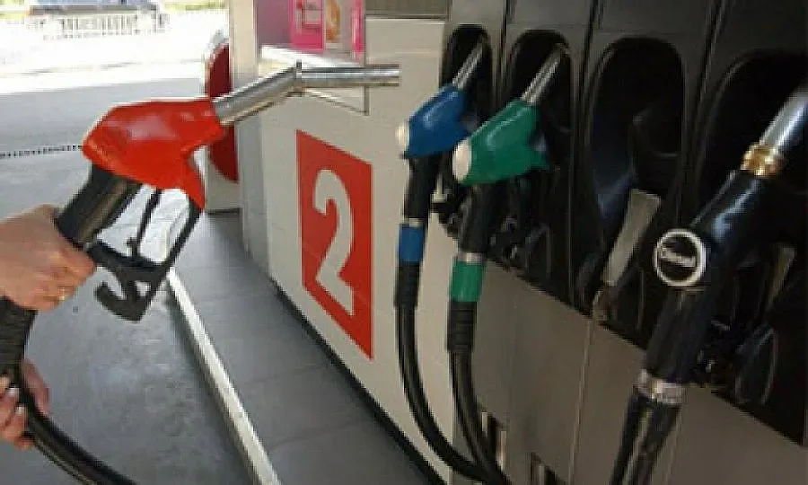 С 15 стотинки по-евтини горива в Сливен