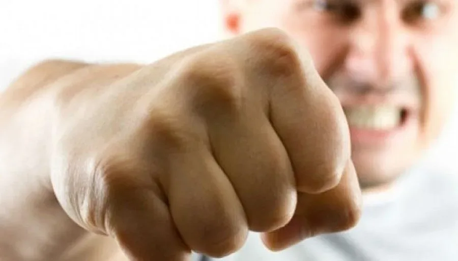 Двама мъже се млатиха в ромска махала