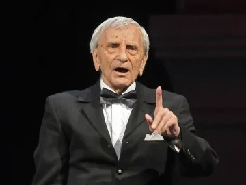 Почина Петко Бочаров