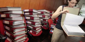 Държавата търси 240 стажанти